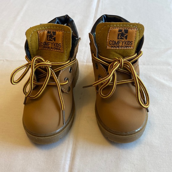 Toddler Boys Boots - Picture 2 of 4